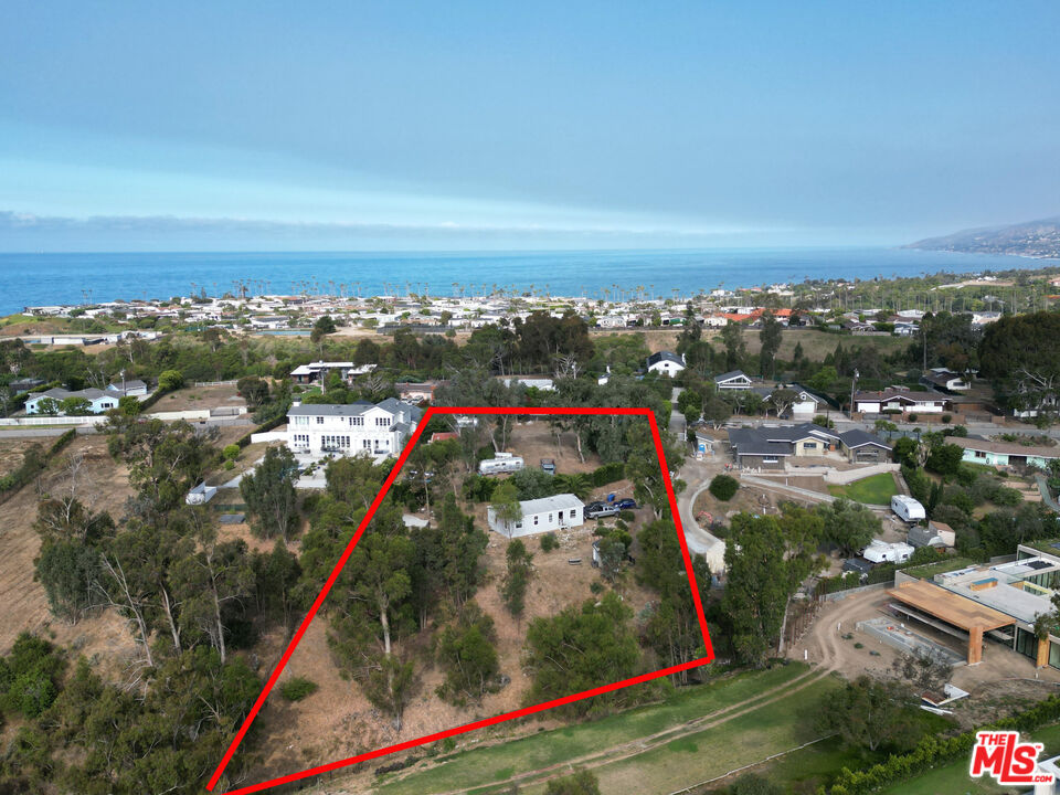 Property photo for 6636 Wandermere Rd, Malibu, CA