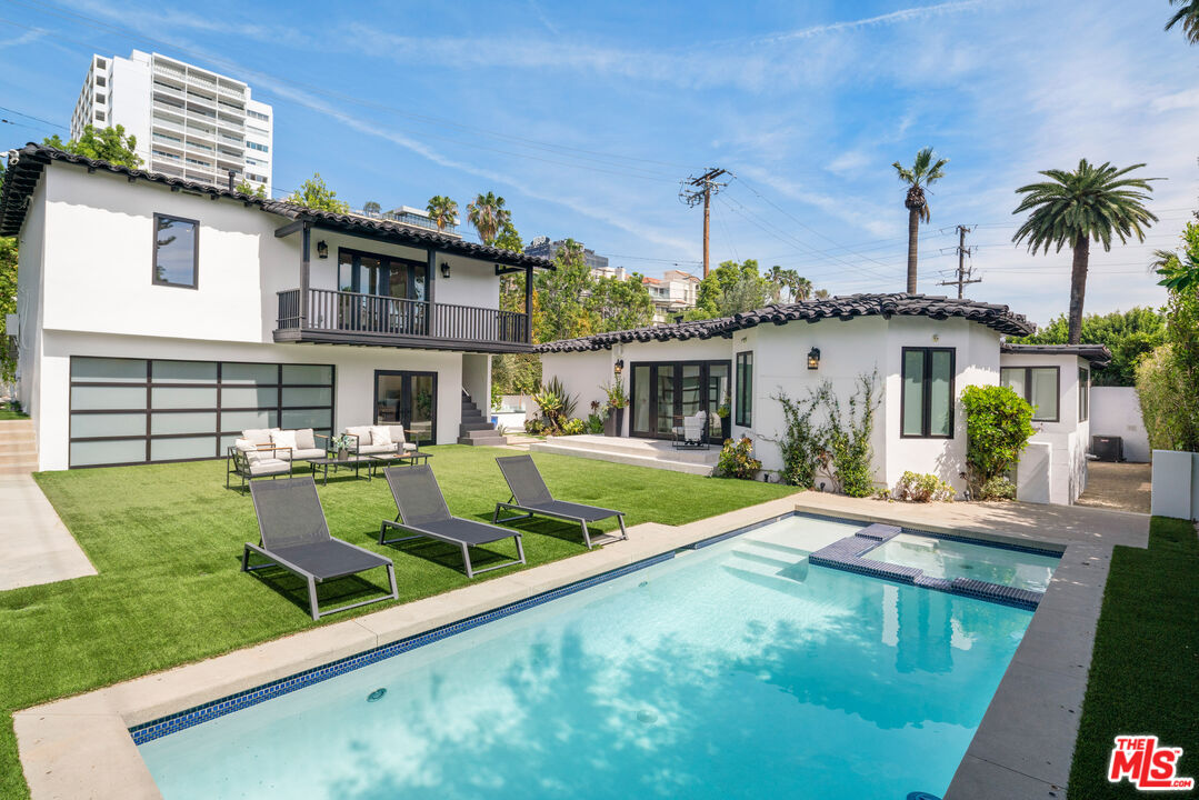 Property photo for 813 N Doheny Dr, Beverly Hills, CA