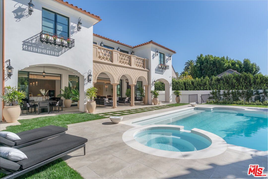 Property photo for 611 N Hillcrest Rd, Beverly Hills, CA