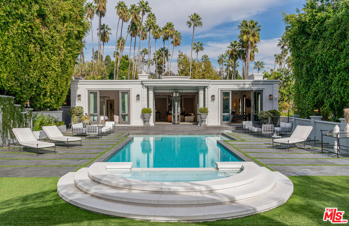 Property photo for 402 Doheny Rd, Beverly Hills, CA
