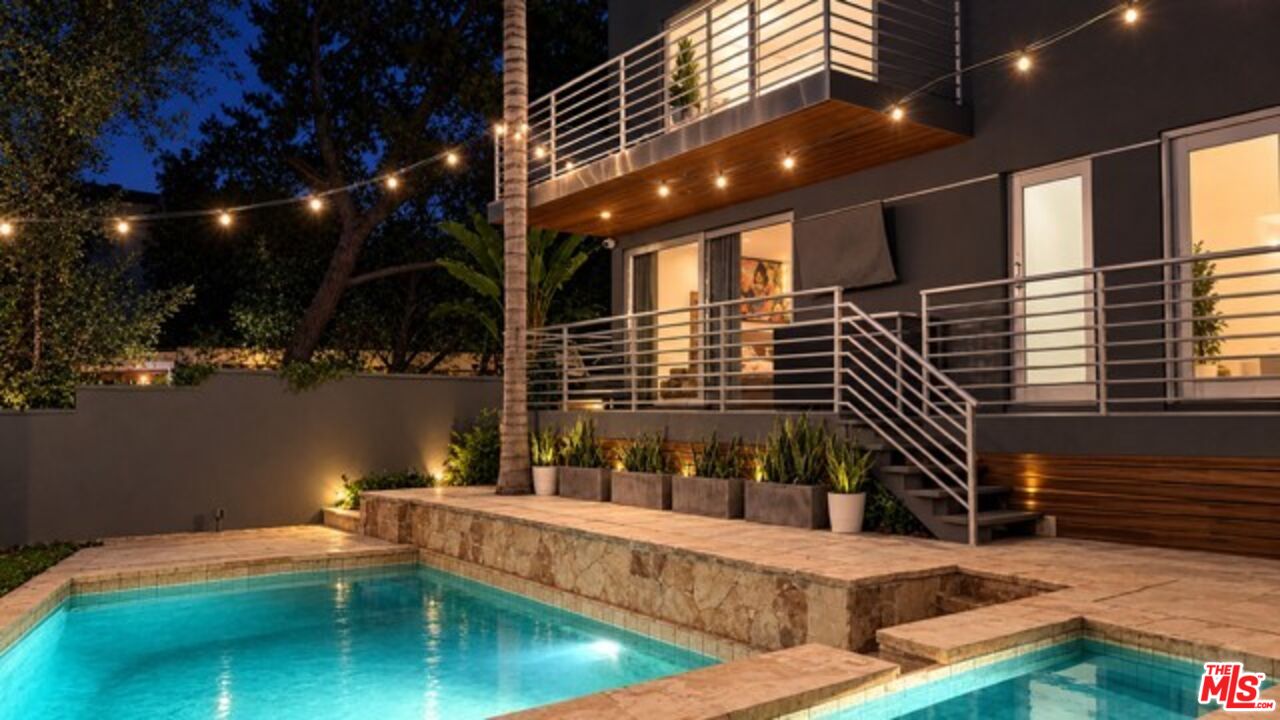 Property photo for 6830 Cahuenga Park Trl, Los Angeles, CA