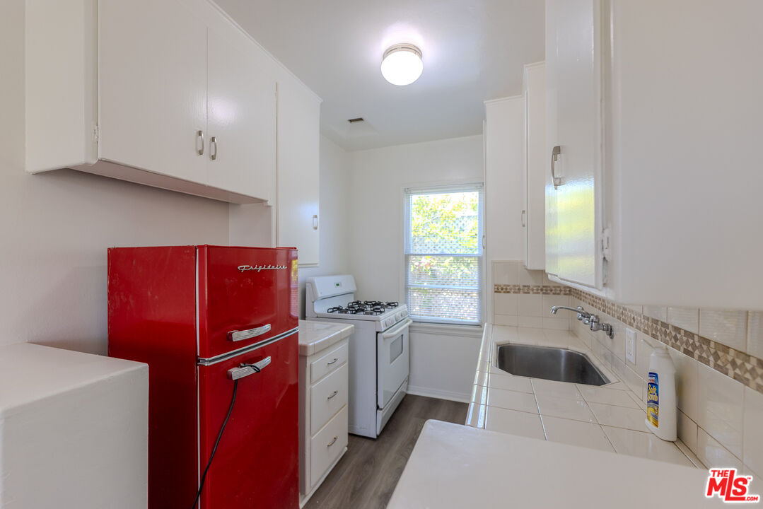 Property photo for 1940 S Robertson Blvd, #10, Los Angeles, CA