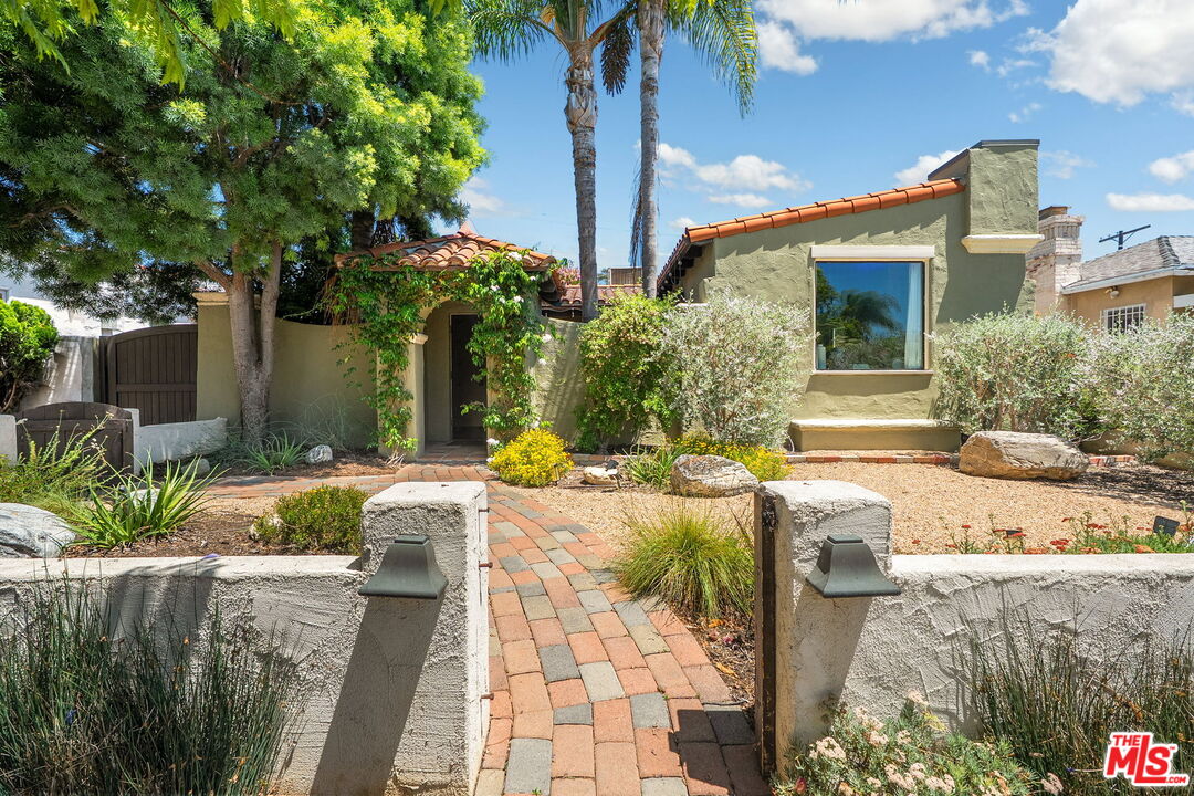 Property photo for 8955 Beverlywood St, Los Angeles, CA