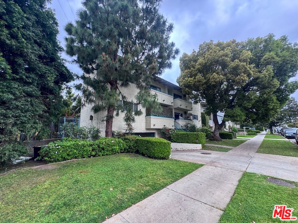 Property photo for 2627 S Sepulveda Blvd, Los Angeles, CA
