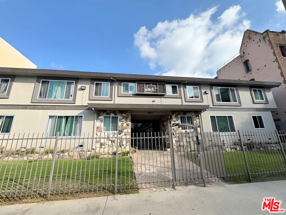 Property photo for 228 S Mariposa Ave, #2, Los Angeles, CA