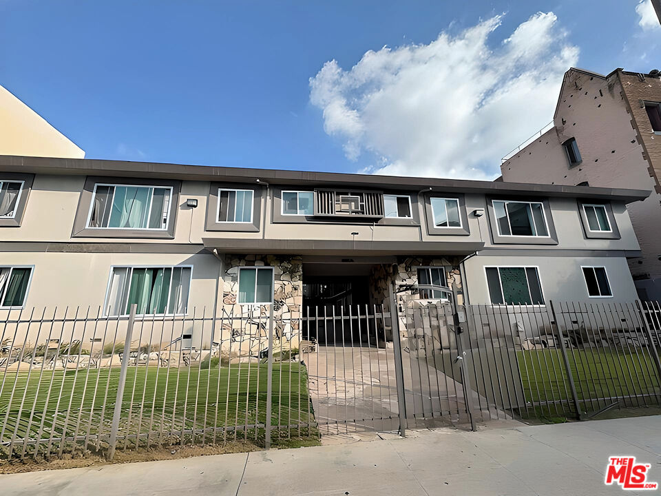 Property photo for 228 S Mariposa Ave, #17, Los Angeles, CA