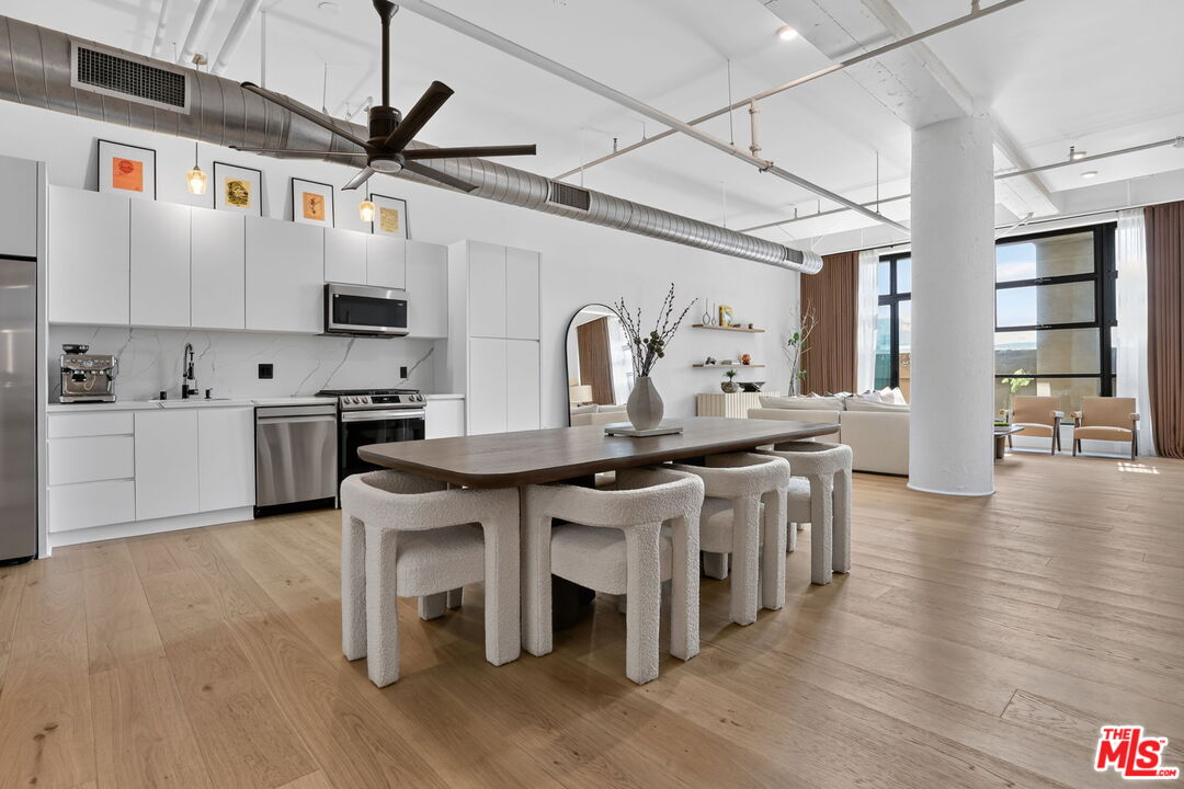 Property photo for 1645 Vine St, #411, Los Angeles, CA