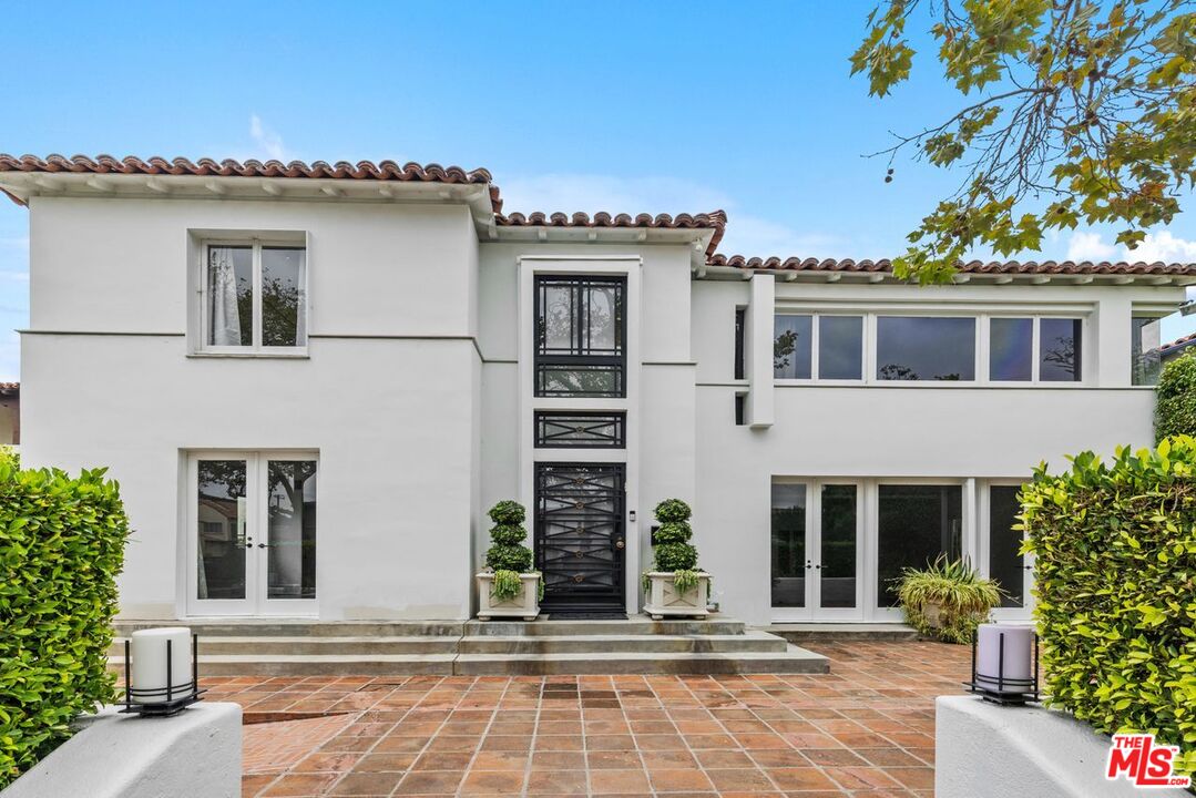 Property photo for 305 S Bedford Dr, Beverly Hills, CA