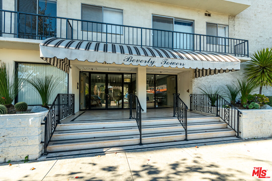 Property photo for 1115 S Elm Dr, #207, Los Angeles, CA