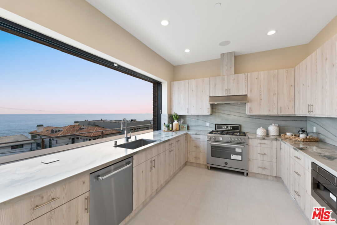 Property photo for 25411 Malibu Rd, Malibu, CA