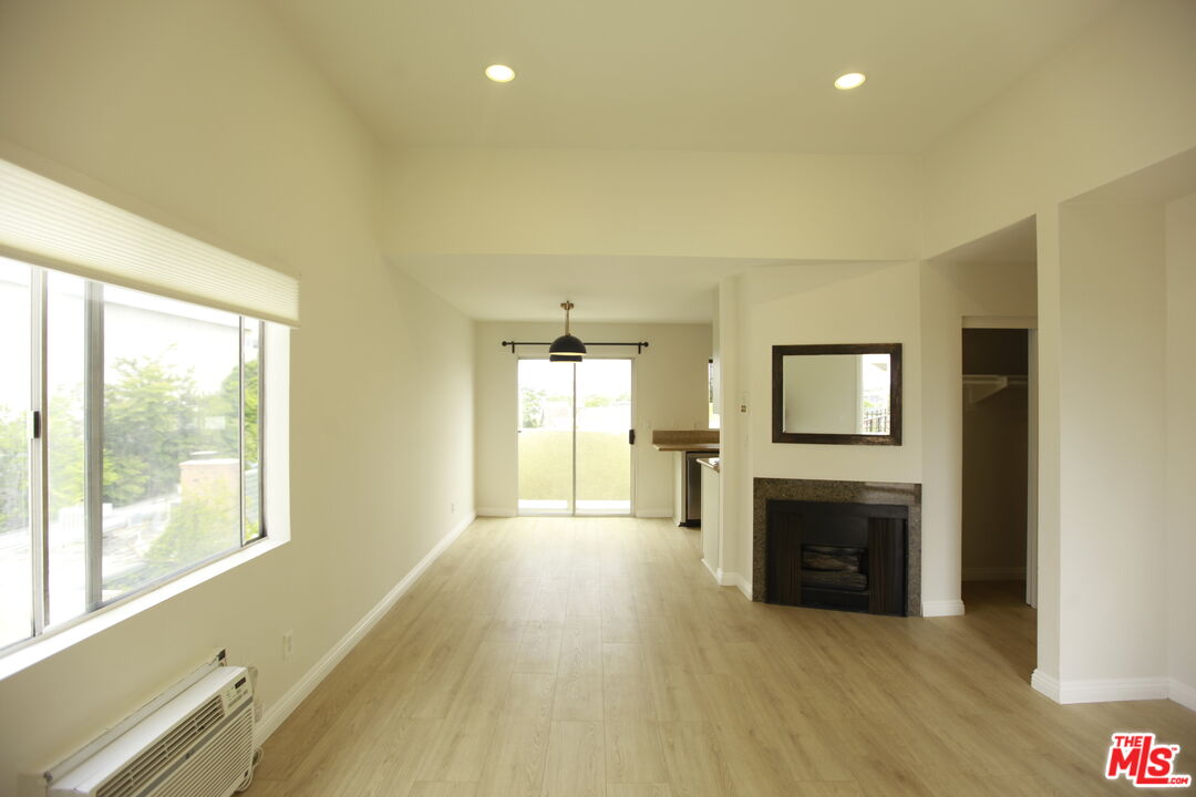 Property photo for 833 S Orange Grove Ave, #5, Los Angeles, CA
