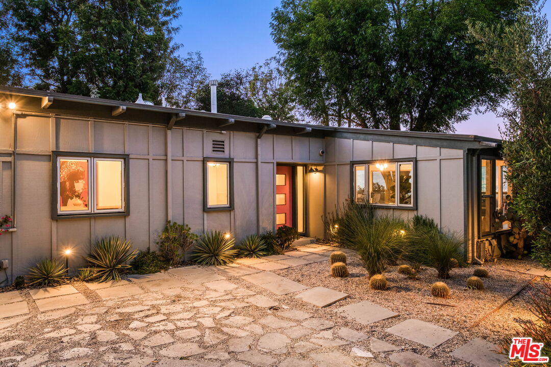 Property photo for 7523 Mulholland Dr, Los Angeles, CA