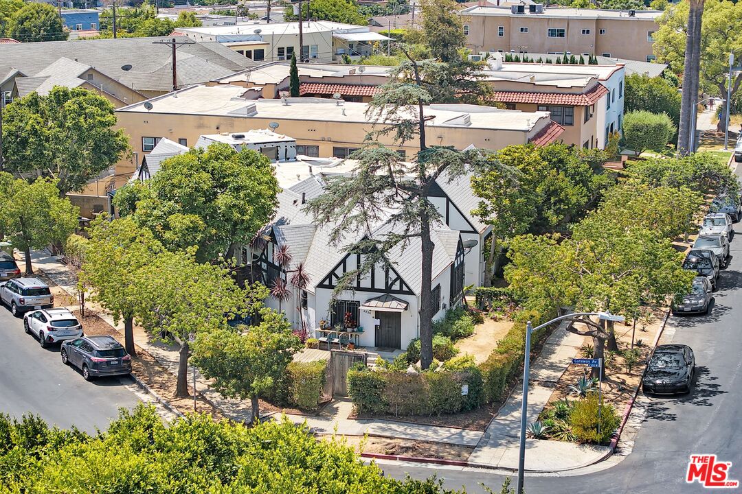 Property photo for 4326 Gateway Ave, Los Angeles, CA