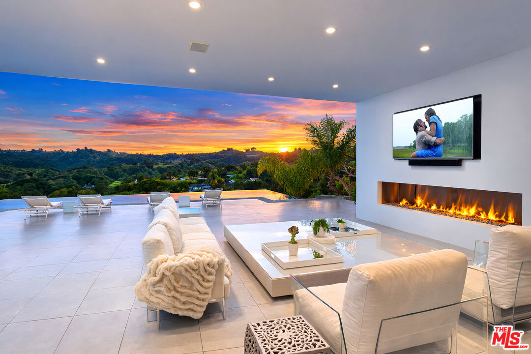 Property photo for 2791 Ellison Dr, Beverly Hills, CA