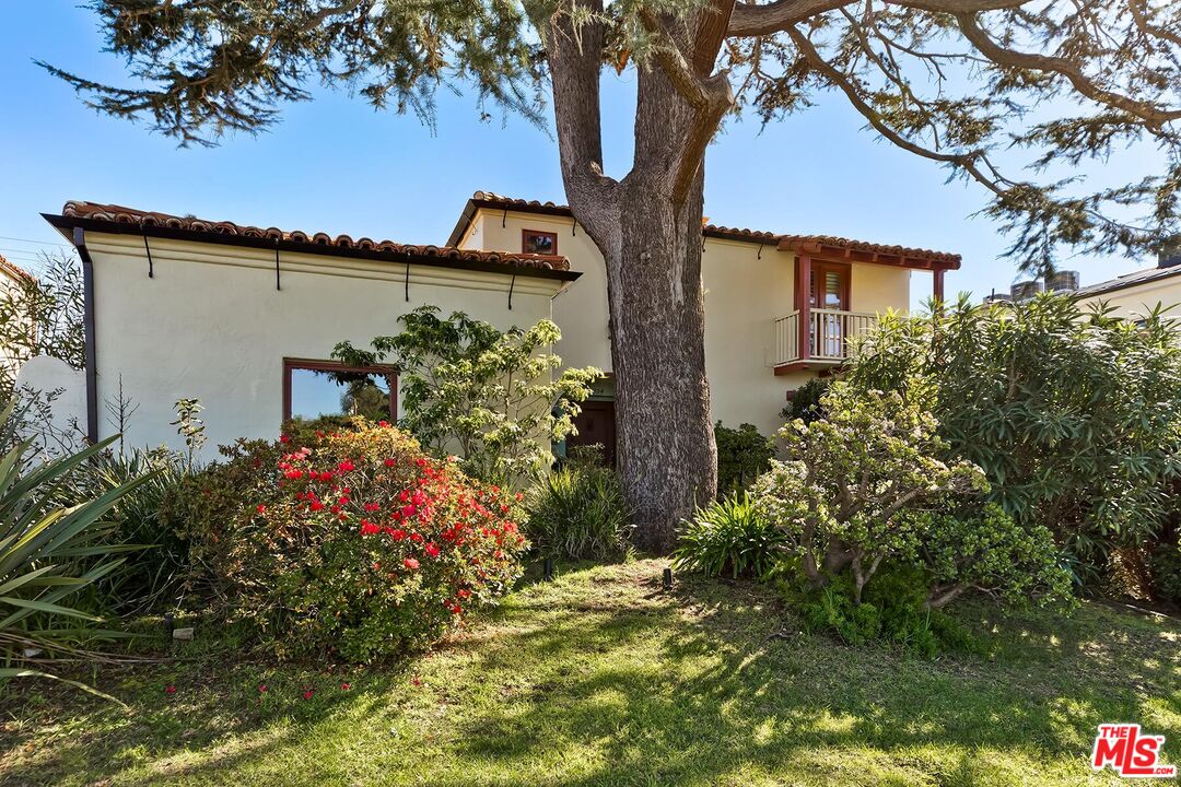 Property photo for 1304 San Vicente Blvd, Santa Monica, CA
