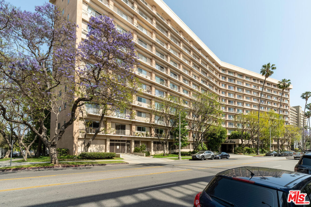 Property photo for 100 S Doheny Dr, #518, Los Angeles, CA