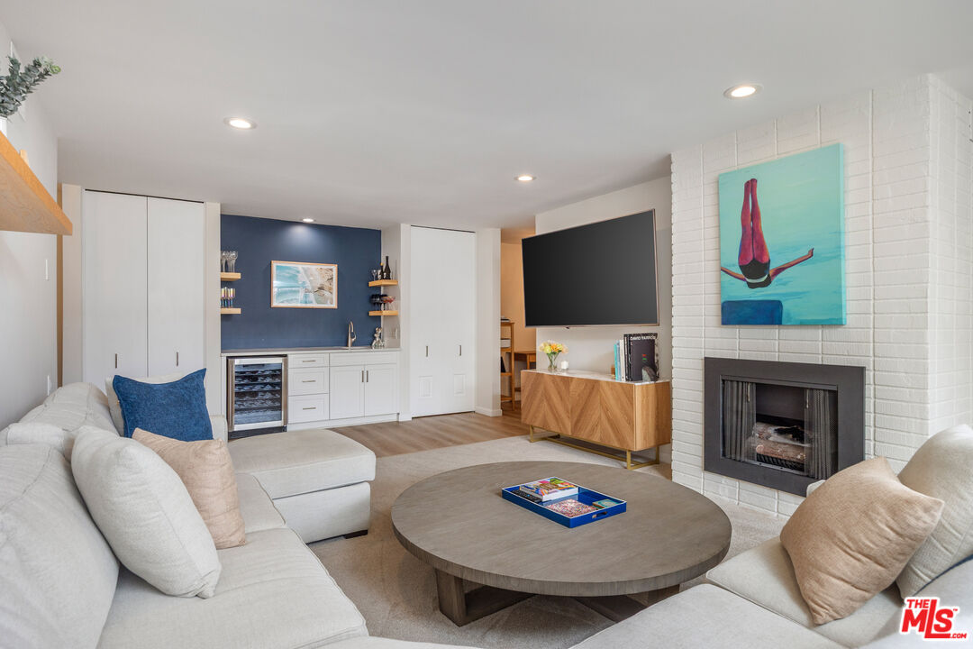 Property photo for 809 S Bundy Dr, #205, Los Angeles, CA