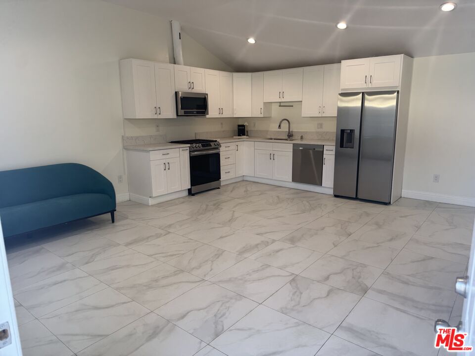 Property photo for 1913 Hillsboro Ave, Los Angeles, CA