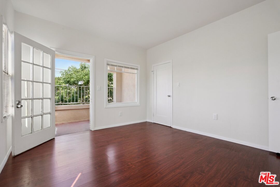 Property photo for 1464 3/4 W 35th Pl, Los Angeles, CA