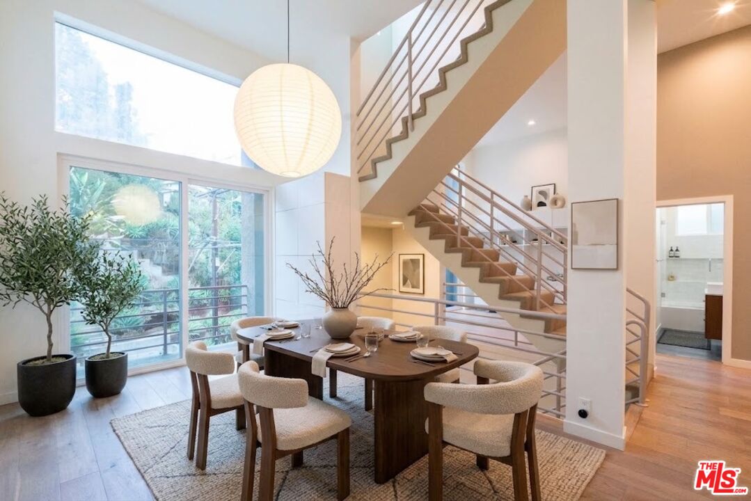 Property photo for 633 Museum Dr, Los Angeles, CA