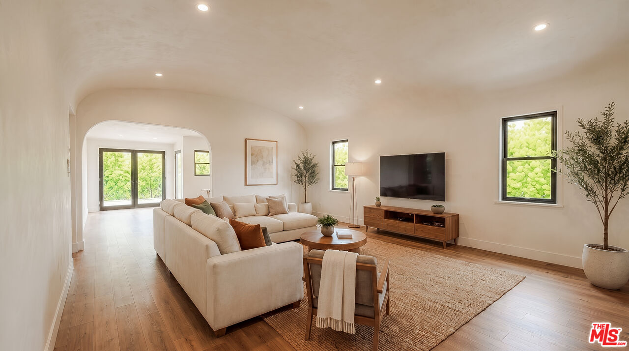 Property photo for 7170 Rosewood Ave, Los Angeles, CA
