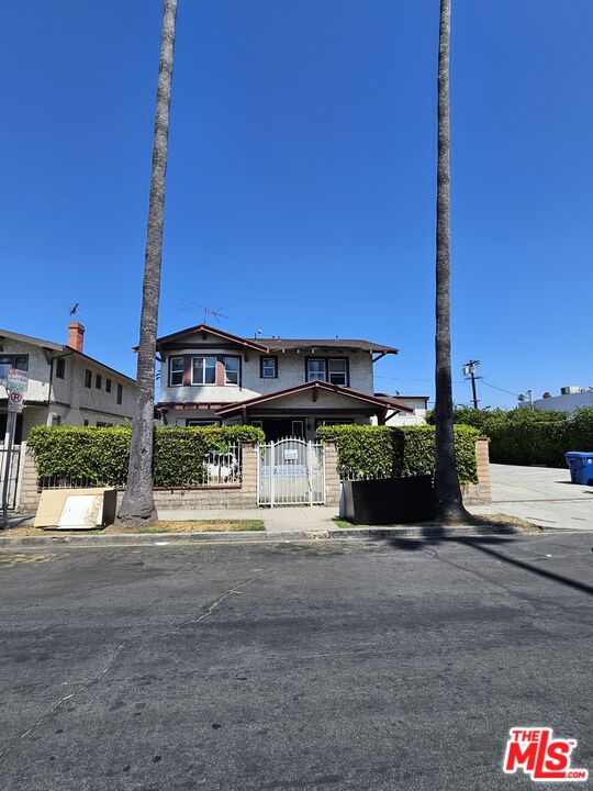 Property photo for 1822 S Oxford Ave, Los Angeles, CA
