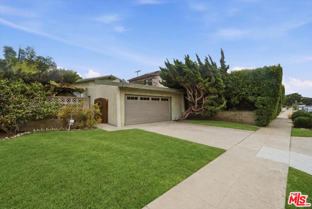 Property photo for 4032 Moore St, Los Angeles, CA