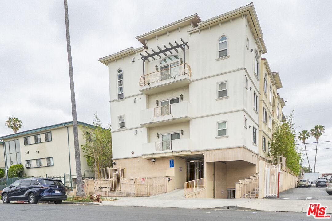 Property photo for 309 S Mariposa Ave, #301, Los Angeles, CA
