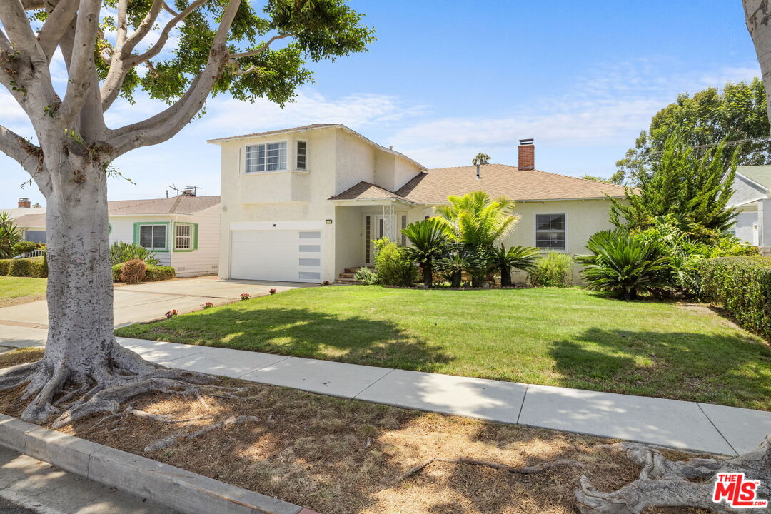 Property photo for 9717 S 4th Ave, Inglewood, CA
