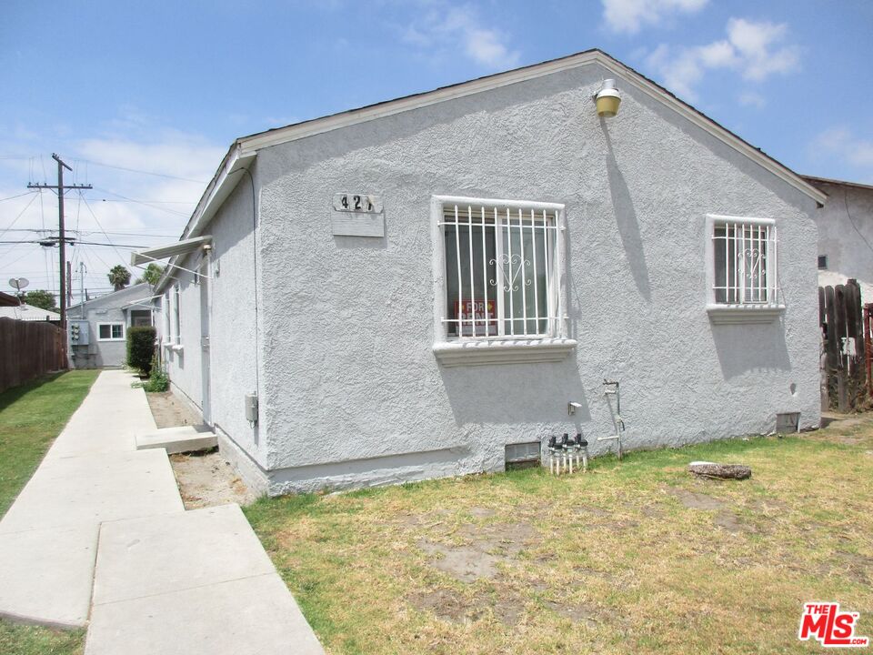 Property photo for 427 E 98th St, Los Angeles, CA