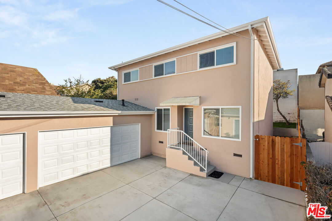 Property photo for 1814 1/2 Spreckels Ln, Redondo Beach, CA