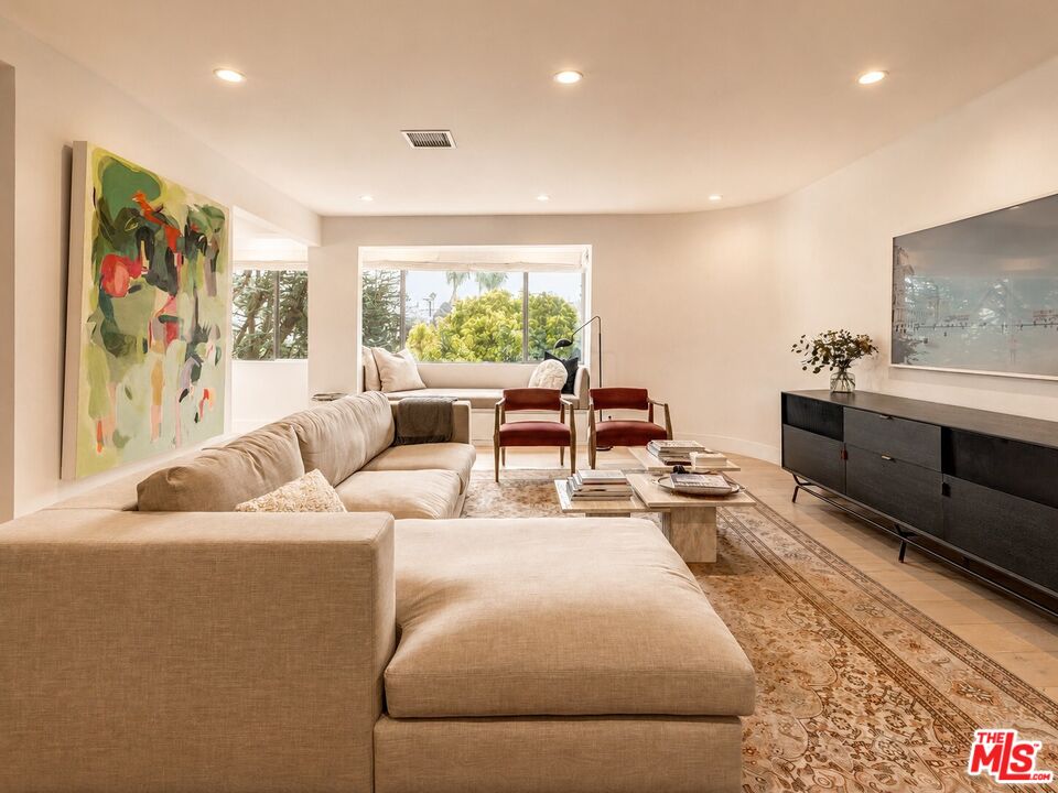 Property photo for 930 California Ave, #301, Santa Monica, CA
