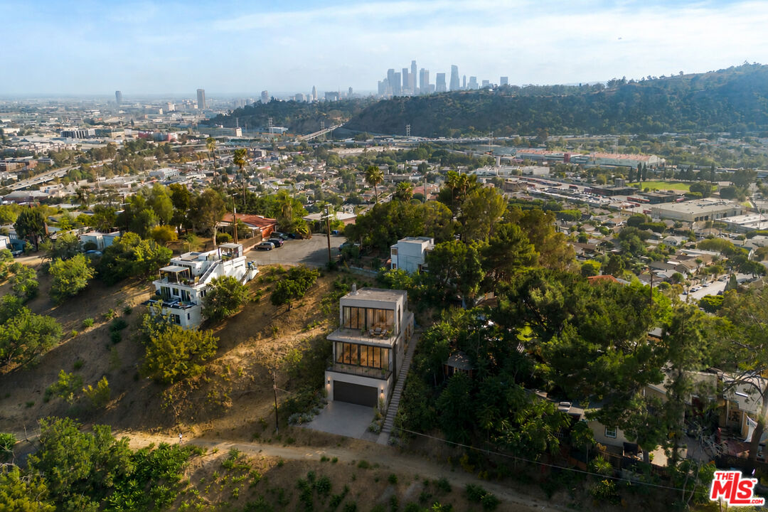 Property photo for 534 Beech St, Los Angeles, CA