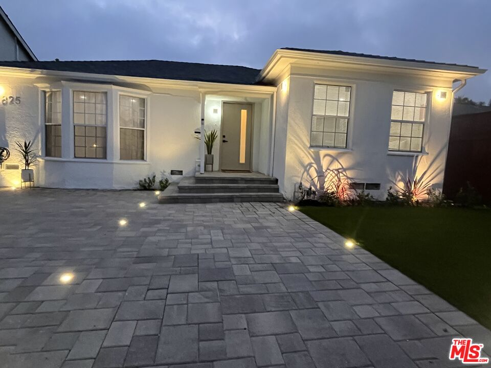 Property photo for 1825 Stearns Dr, Los Angeles, CA