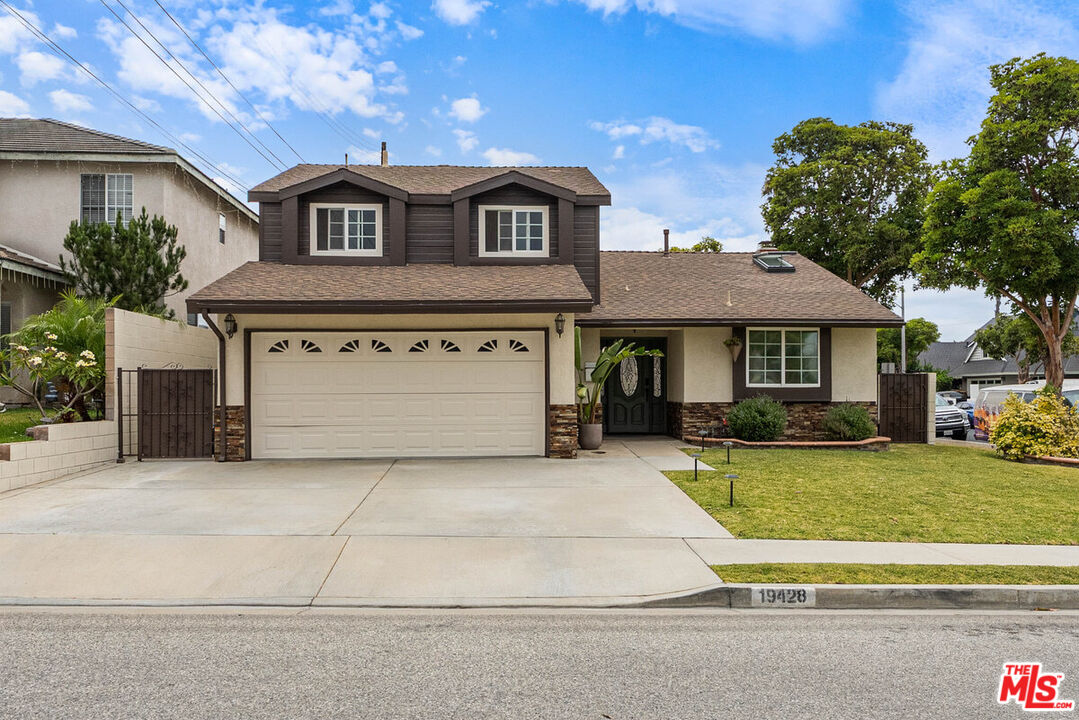 Property photo for 19428 Kemp Ave, Carson, CA