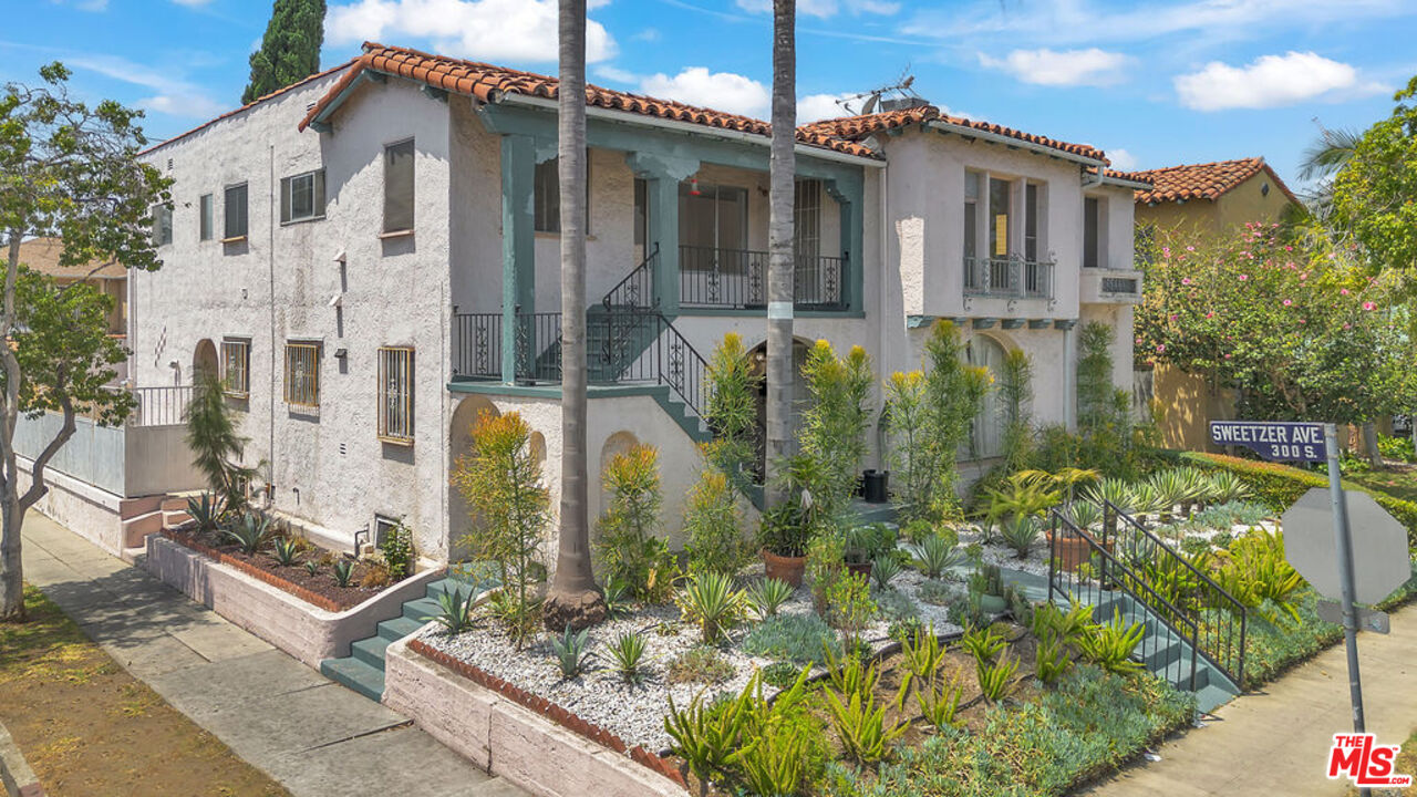 Property photo for 8300 Blackburn Ave, Los Angeles, CA