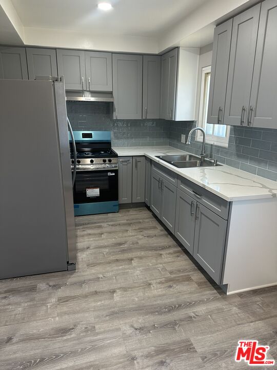Property photo for 711 Larch St, #10, Inglewood, CA