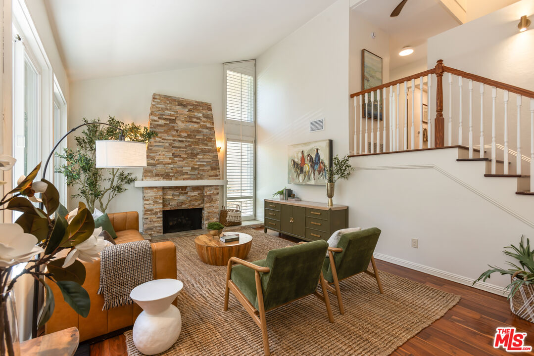 Property photo for 10315 Clusterberry Ct, Los Angeles, CA