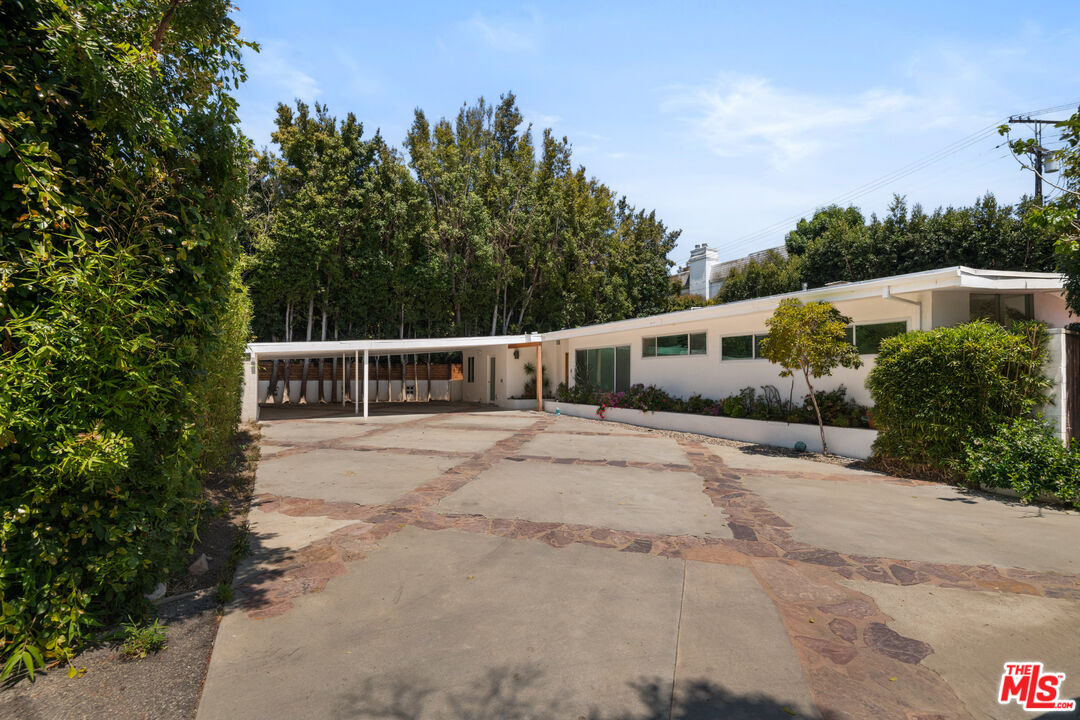 Property photo for 11770 Chenault St, Los Angeles, CA
