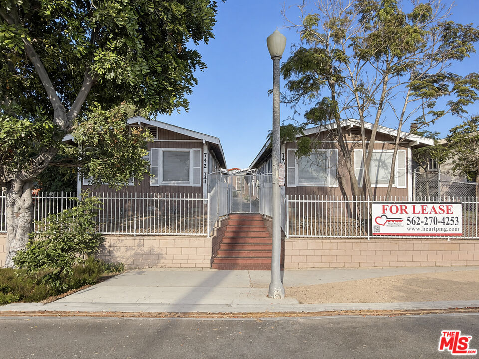 Property photo for 740 Daisy Ave, Long Beach, CA