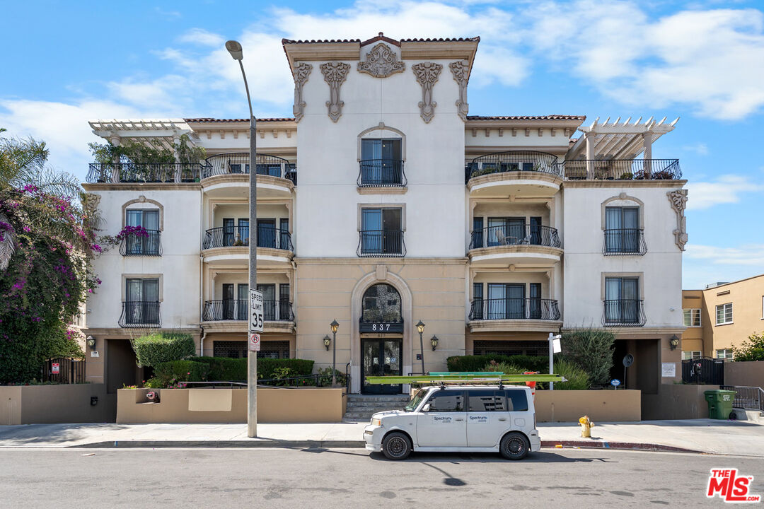 Property photo for 837 Crenshaw Blvd, #301, Los Angeles, CA