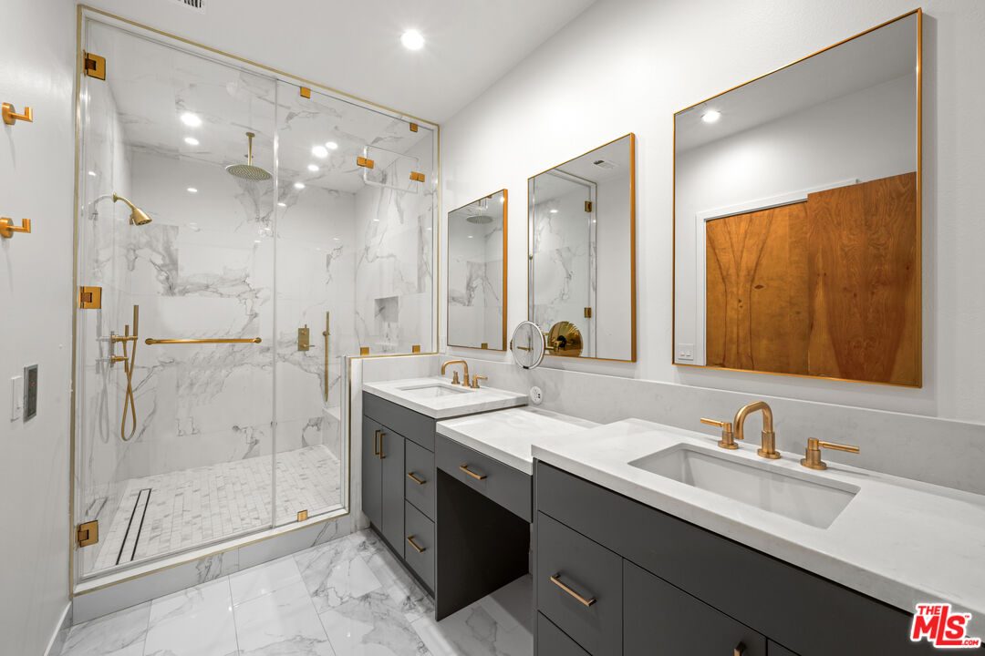Property photo for 106 N Croft Ave, #301, Los Angeles, CA