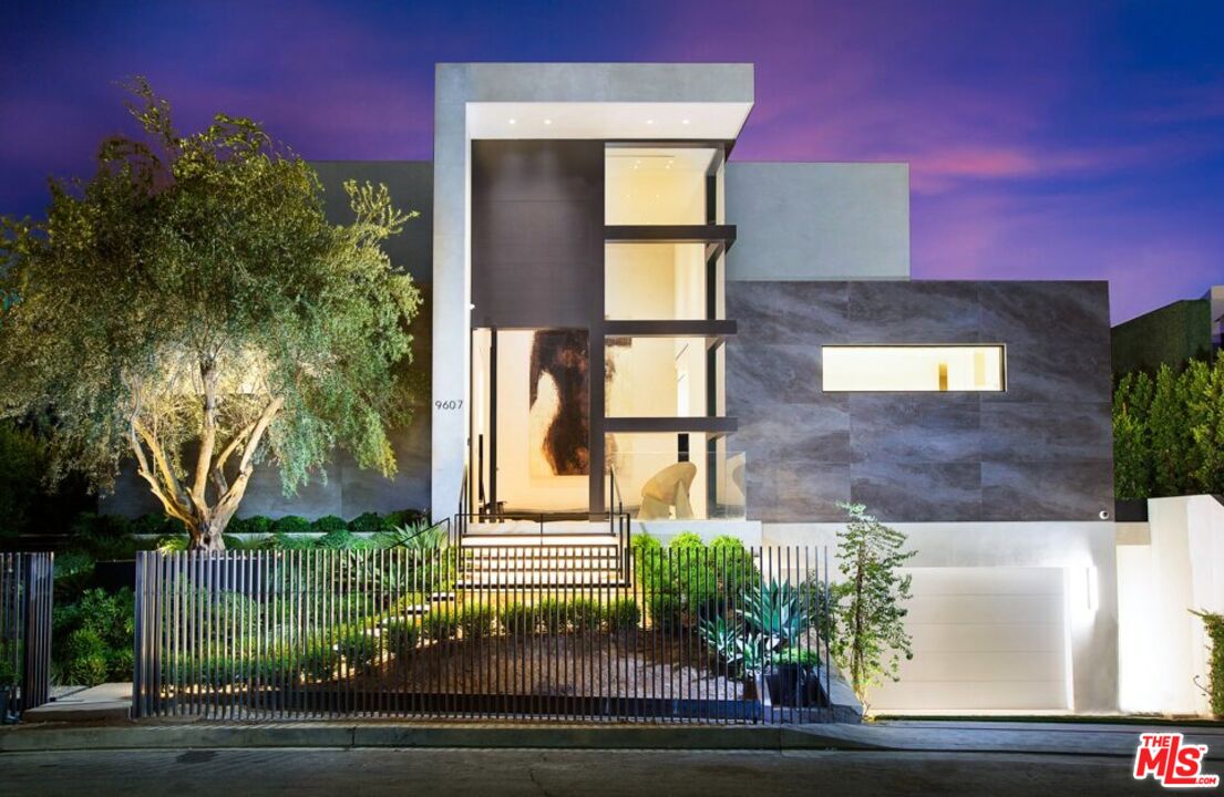 Property photo for 9607 Highridge Dr, Beverly Hills, CA