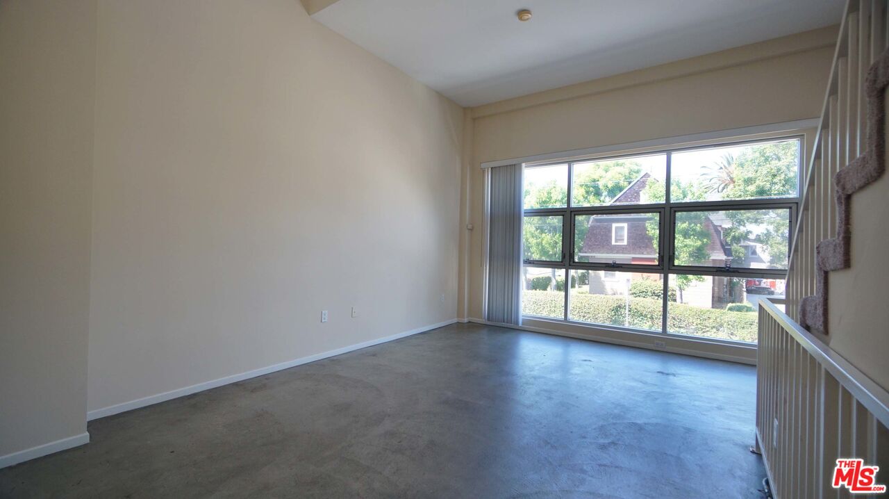 Property photo for 922 W 23Rd St, #202, Los Angeles, CA