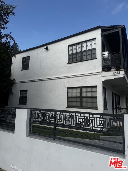 Property photo for 1233 Gordon St, #10, Los Angeles, CA