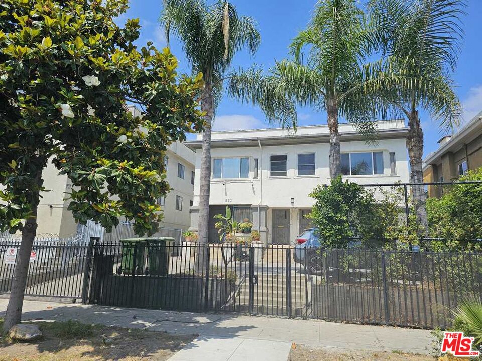 Property photo for 833 S Catalina St, Los Angeles, CA