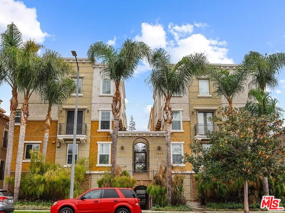 Property photo for 1810 S Barrington Ave, #5, Los Angeles, CA