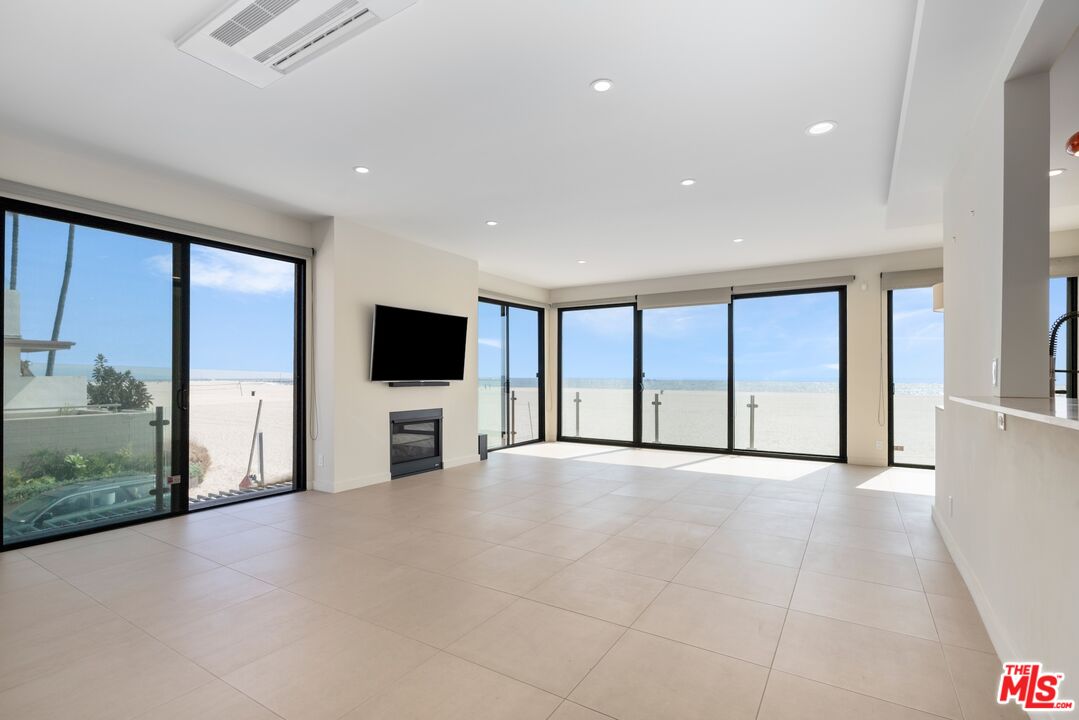 Property photo for 1 Northstar St, #101, Marina Del Rey, CA