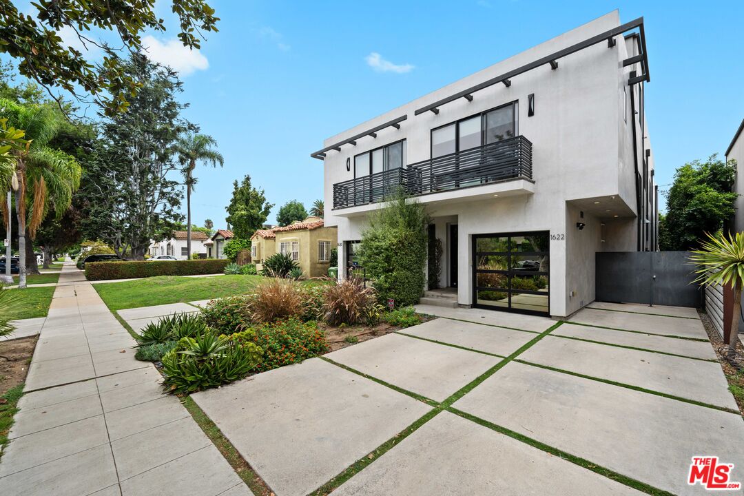 Property photo for 1622 S Bedford St, Los Angeles, CA