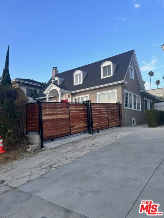 Property photo for 508 S Wilton Pl, Los Angeles, CA